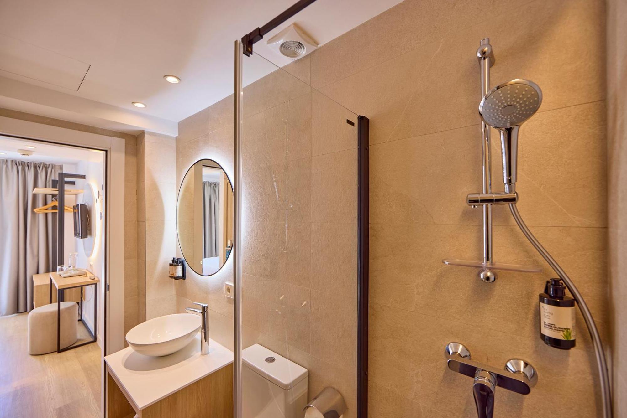 Universal Hotel Bikini Cala Millor  Luaran gambar